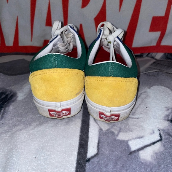 Vans - Picture 3 of 5